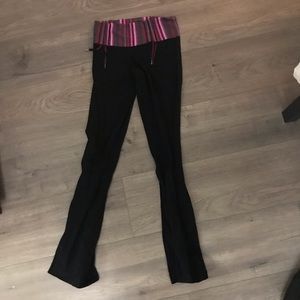 Lululemon black and purple pinks yoga pants
